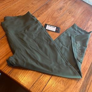 Peloton green workout capris